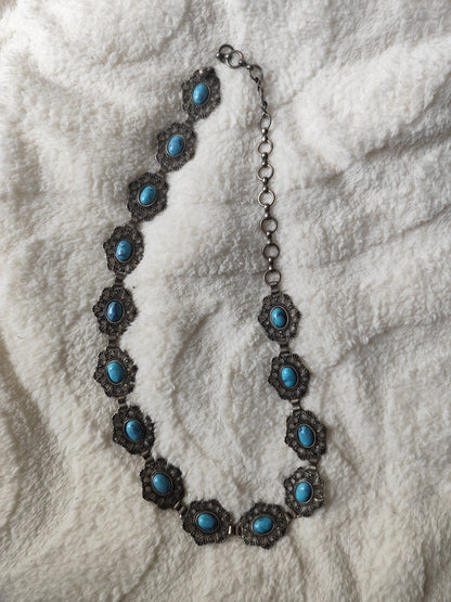 Ceinture fantaisie métal argenté et cabochons bleus turquoise – 95 cm