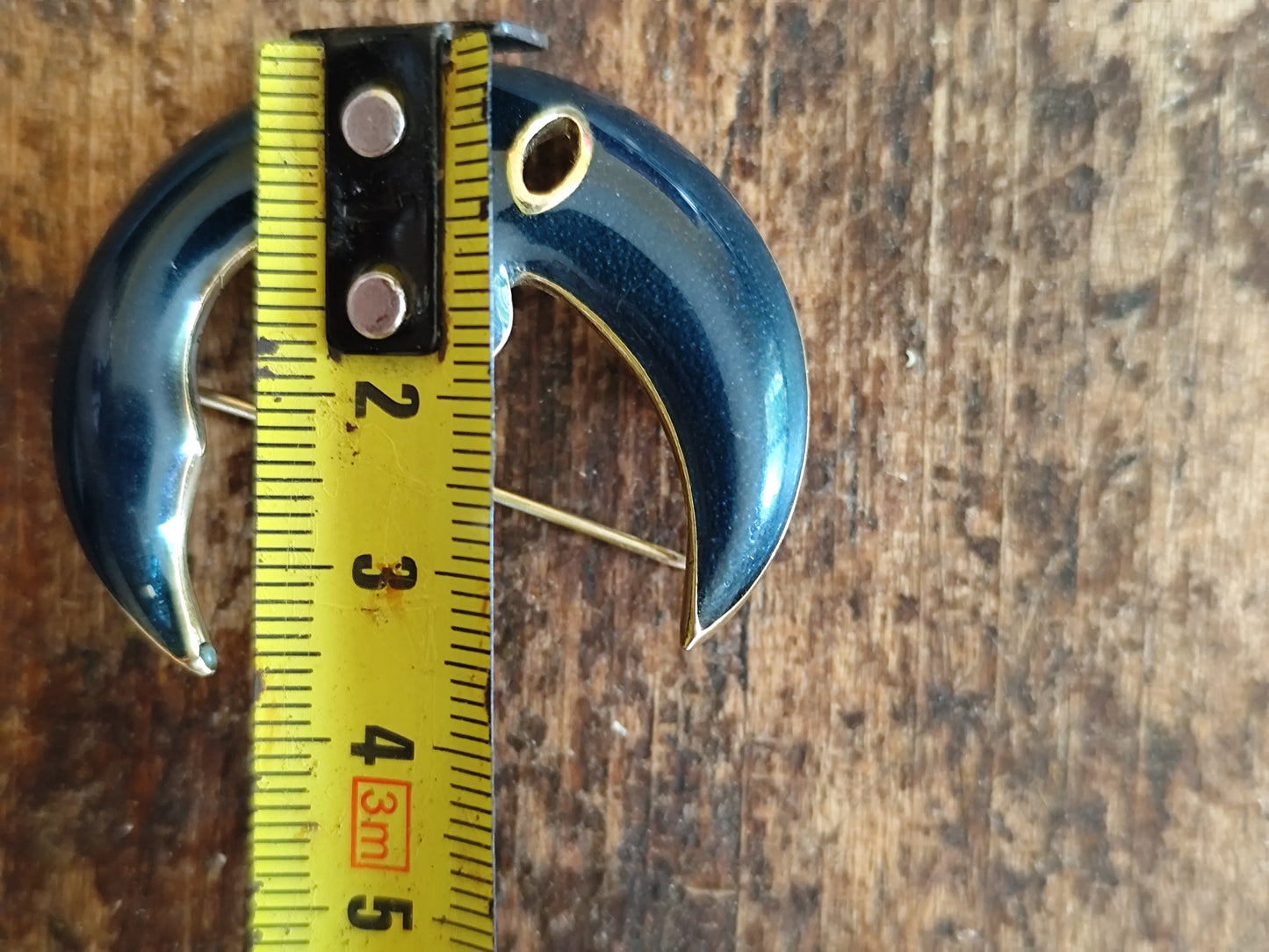 Broche vintage croissant de lune bleue