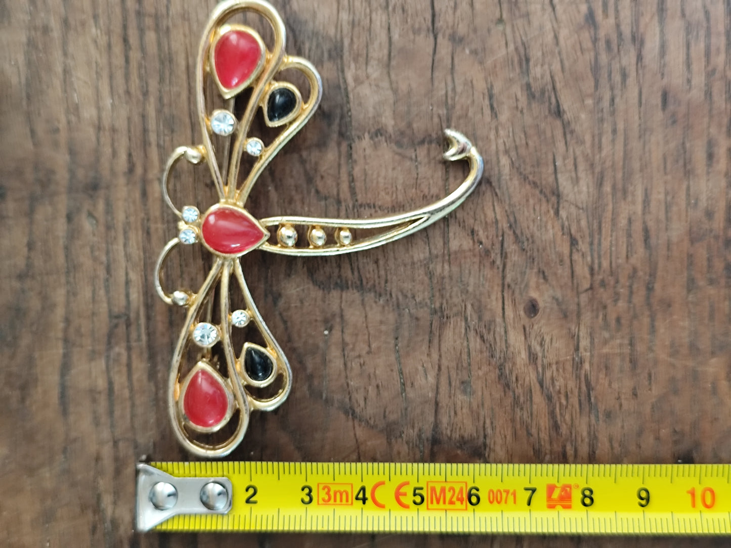 Grande broche libellule dorée émail rouge et noire