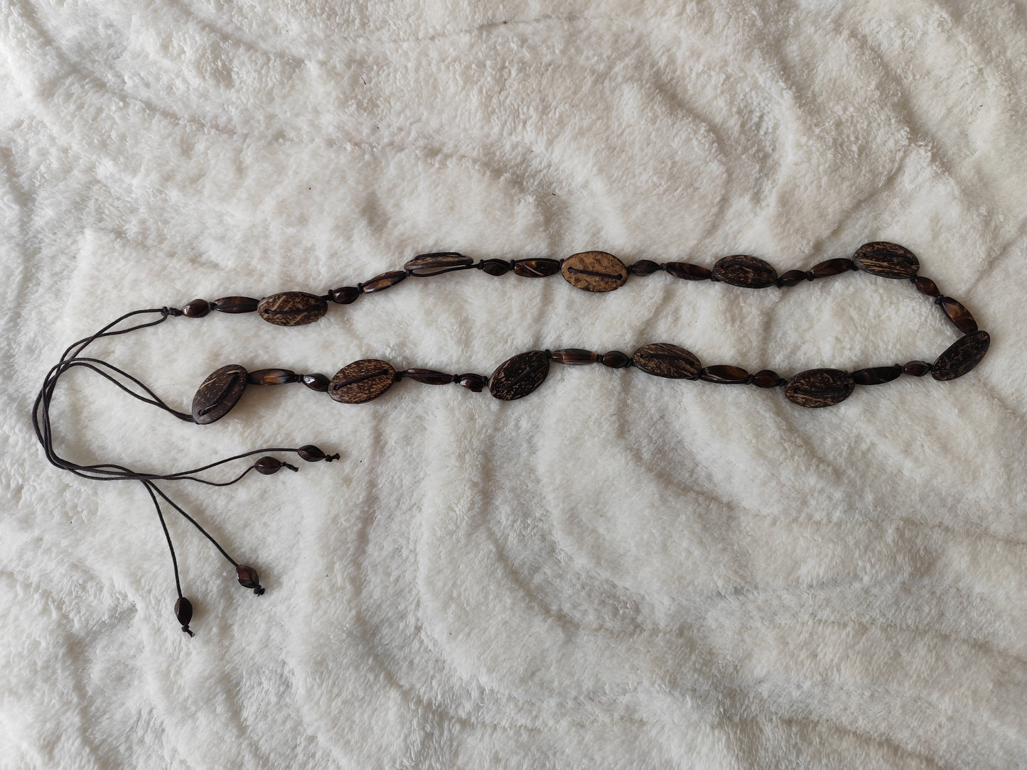 Ceinture perles bois foncées – Longueur maxi, style garanti - 105 cm