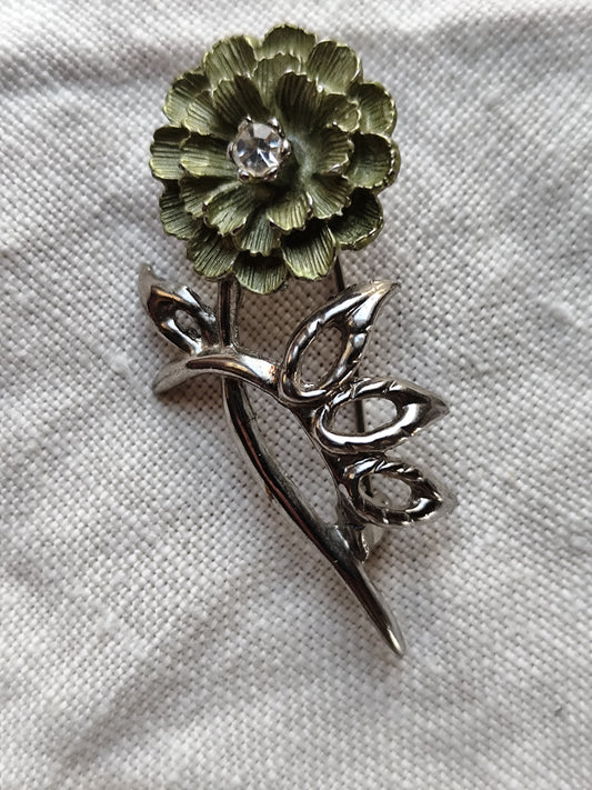 Broche fleur vintage émaillée et métal argenté