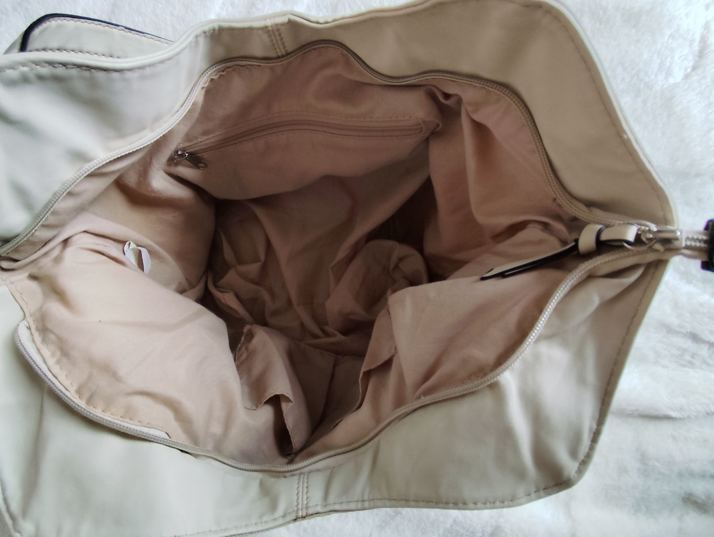 Sac cabas blanc écru à motifs colorés – Esprit bohème chic