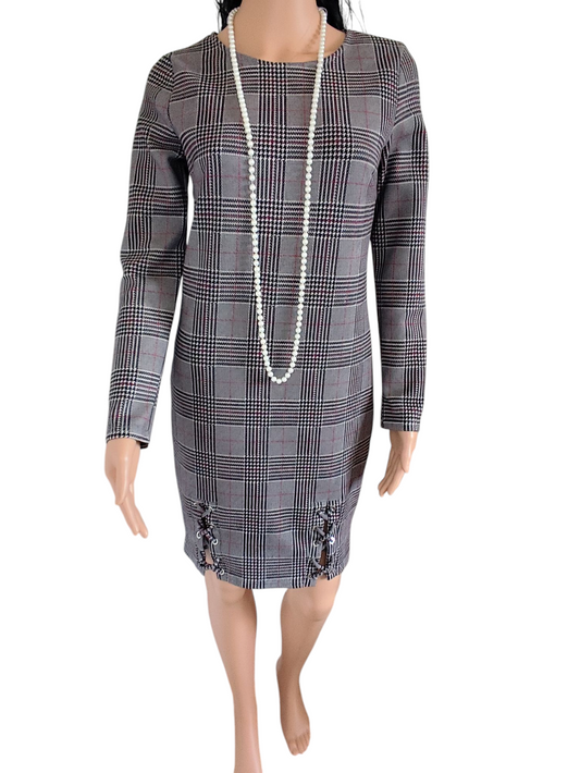 Robe Prince-de-Galles avec Détails Lacets – Élégance Vintage et Tendance Y2K - Taille 36/38