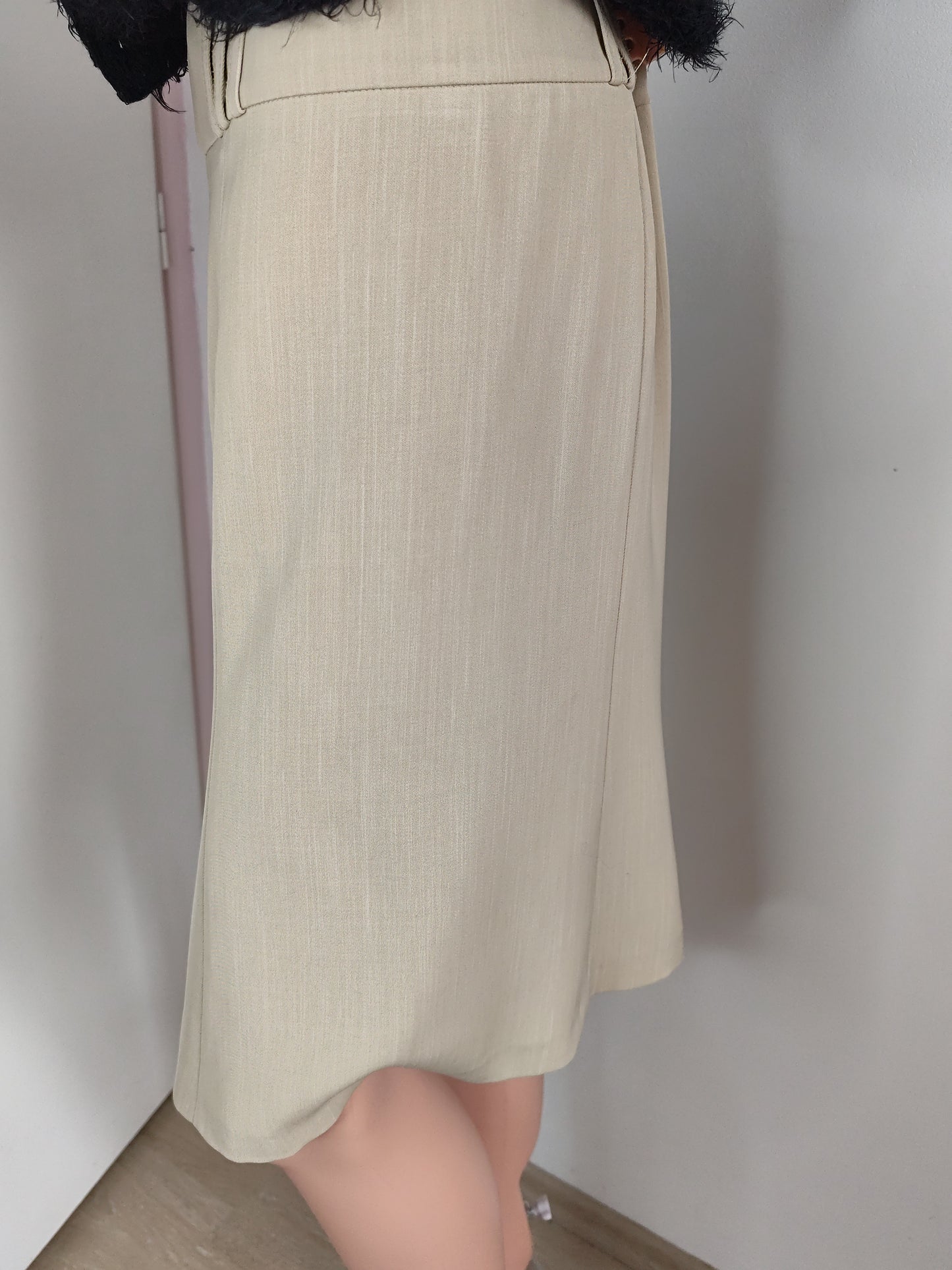 Jupe Courte Naf Naf – Beige Élégant – Taille 40