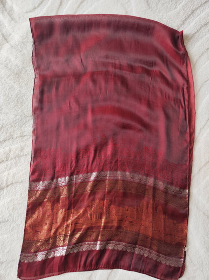 Étole en soie chatoyante avec tissu imprimé et brodé - 180 × 55 cm