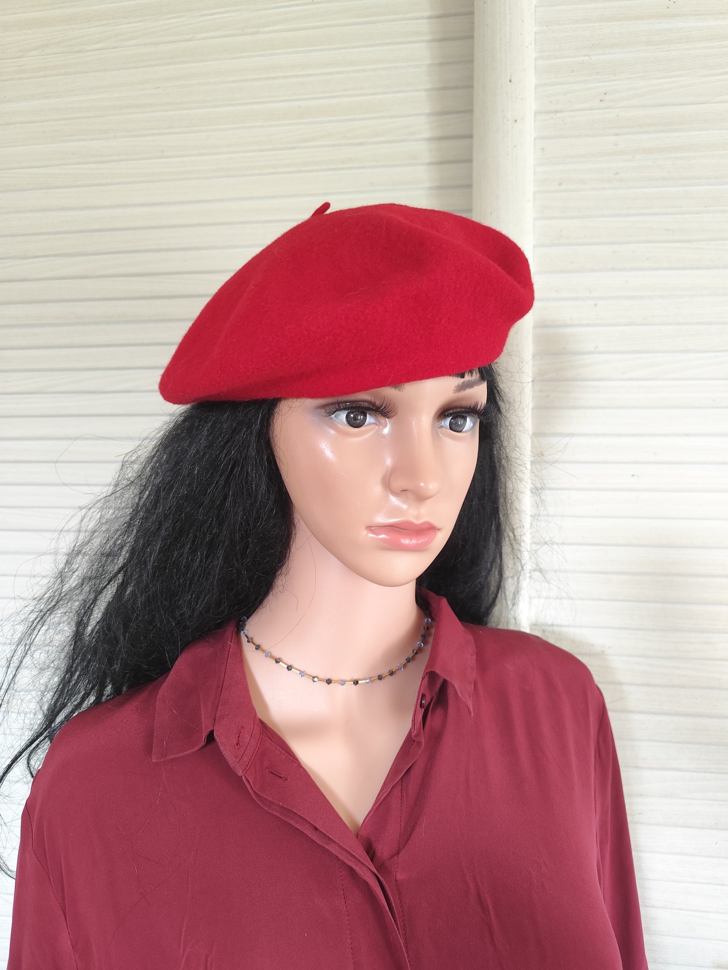 Béret classique en laine rouge
