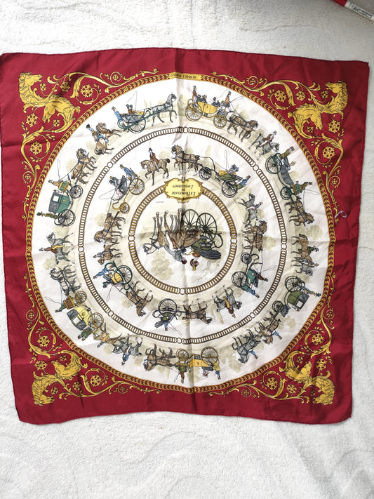 Carré en soie imprimé rouge et or vintage – Hermès Paris
