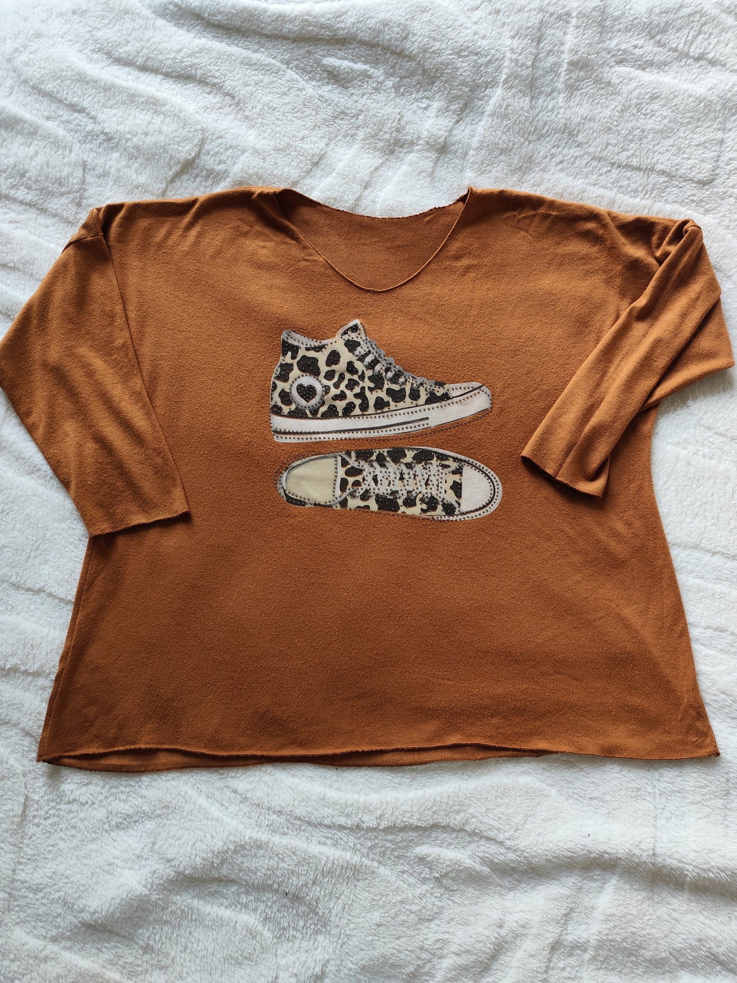 T-shirt marron imprimé baskets – Made in Italy - Taille 48/52