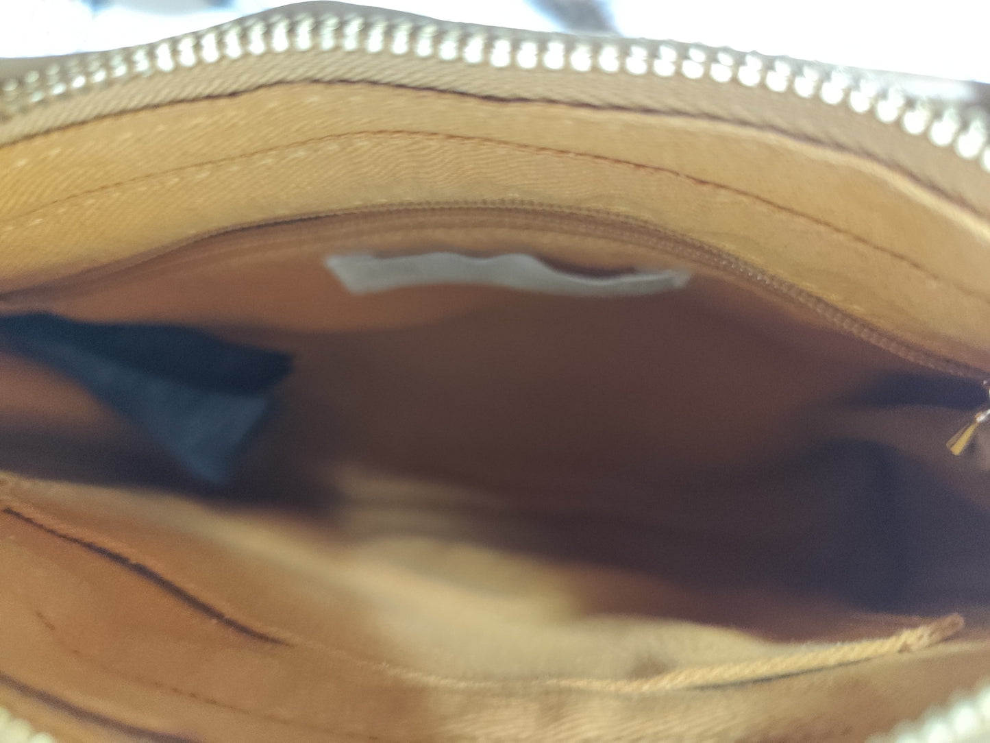 Sac en cuir velours moutarde – H&M – 21×16×5 cm