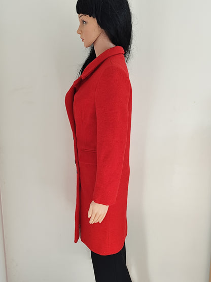Manteau rouge vif – coupe droite, boutonnage croisé – 36/38