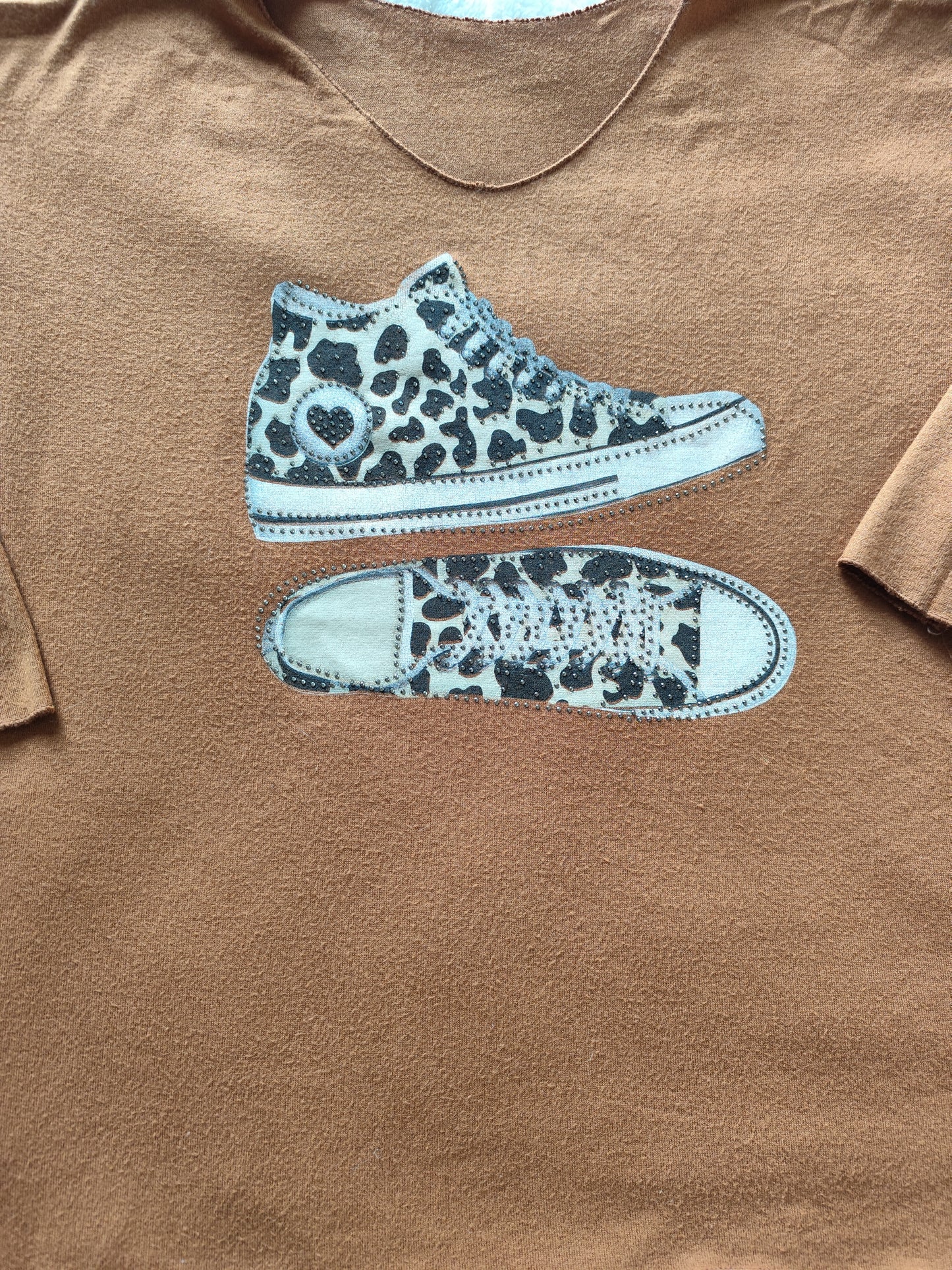 T-shirt marron imprimé baskets – Made in Italy - Taille 48/52