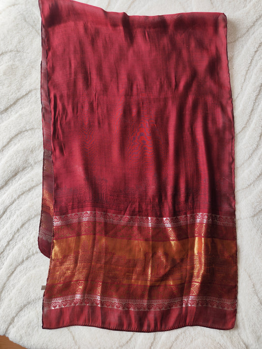 Étole en soie chatoyante avec tissu imprimé et brodé - 180 × 55 cm