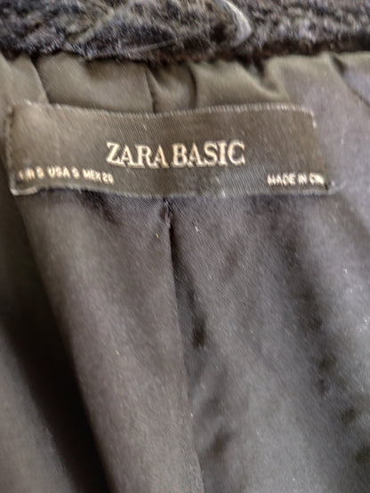 Veste à capuche en fausse fourrure noire Zara Basic – Taille 36