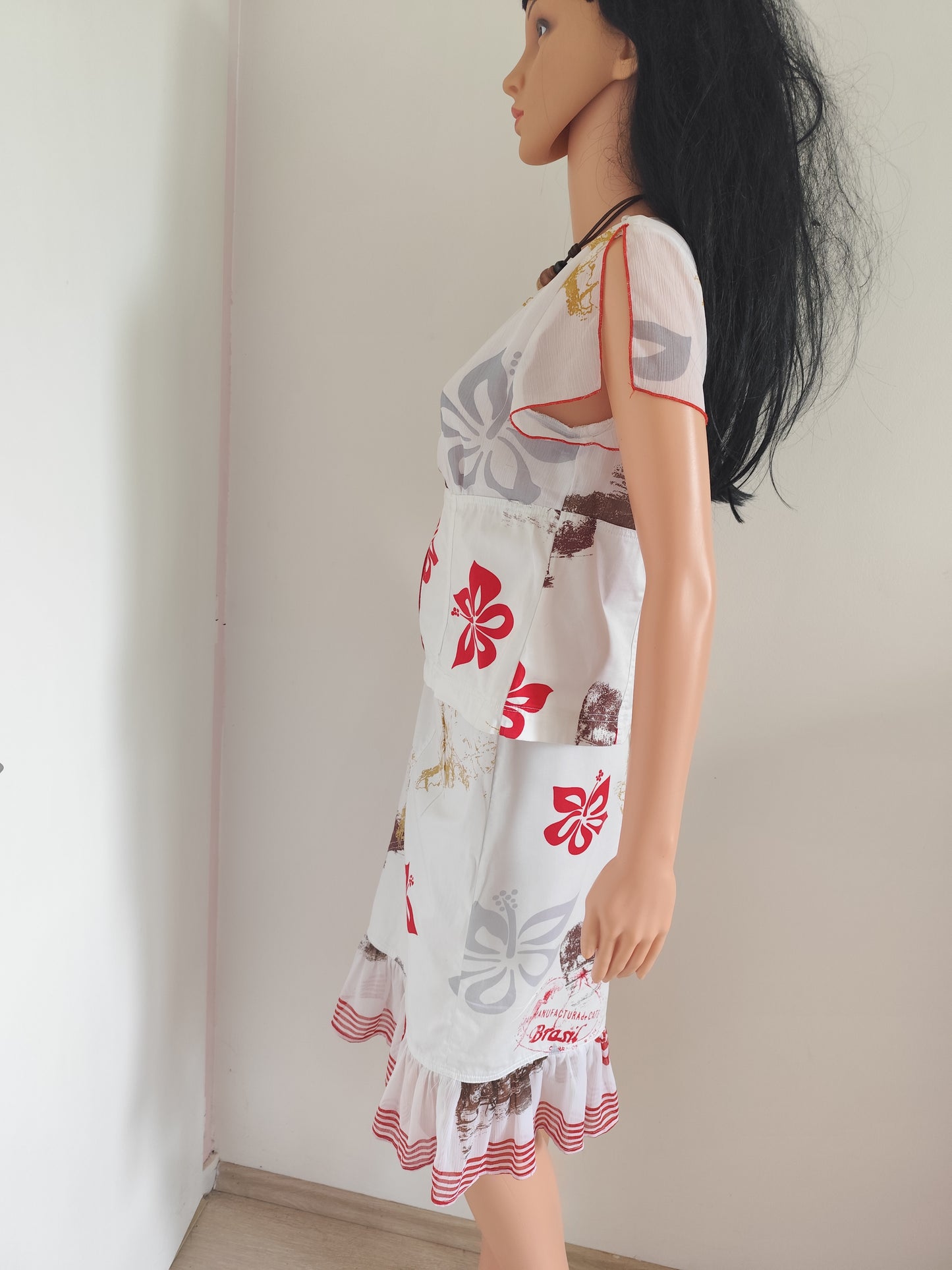 Tailleur Paul Brial – motif floral rouge & chocolat – Taille 3/40 haut et 4/42 jupe