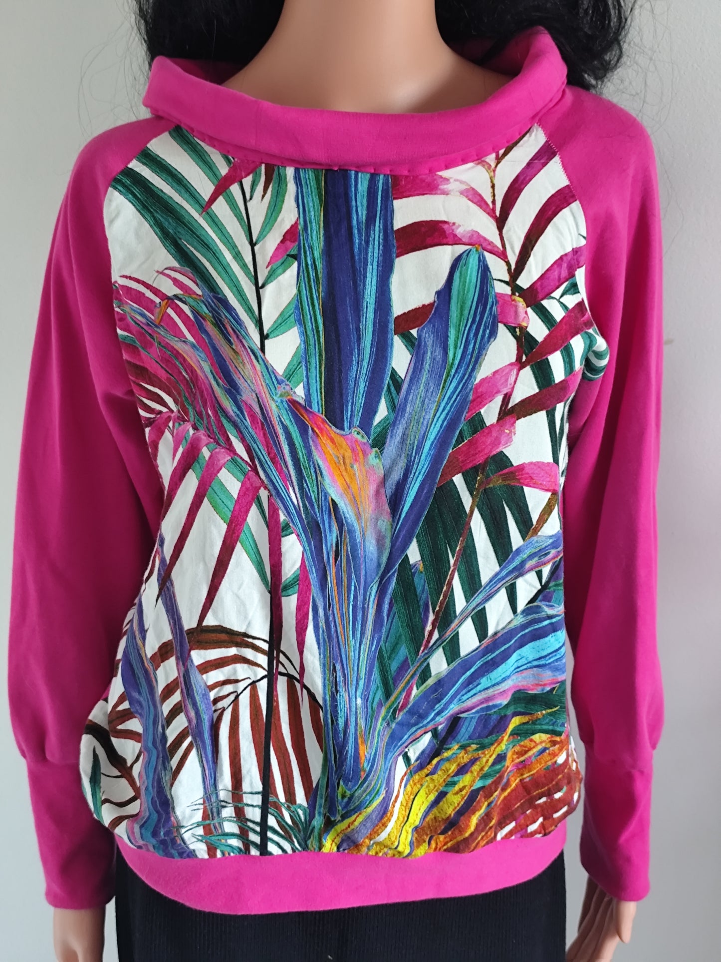 Sweat léger imprimé tropical – Taille estimée 40/42