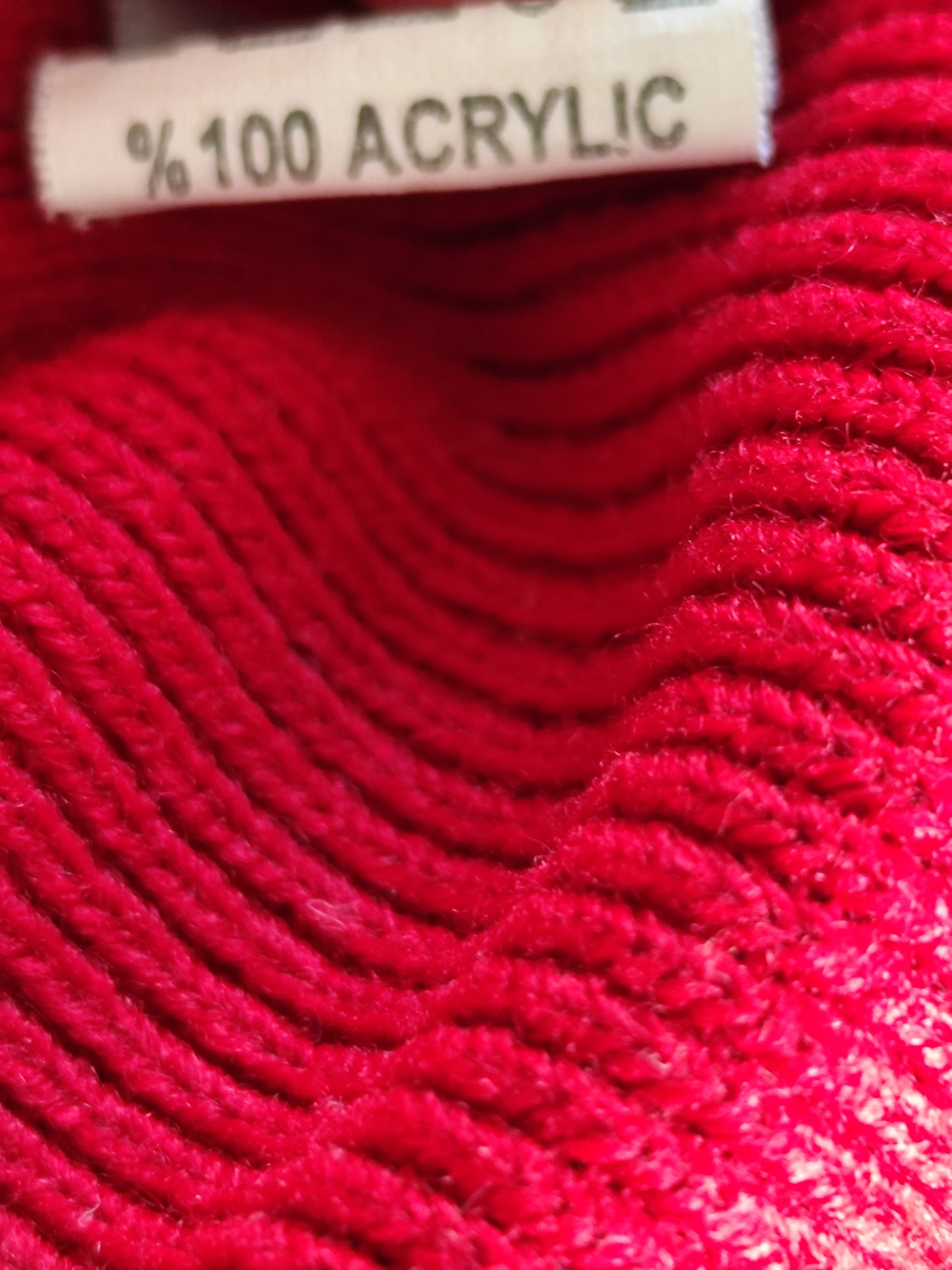 Pull rouge et noir graphique – Tabel Créations – Taille 38/40