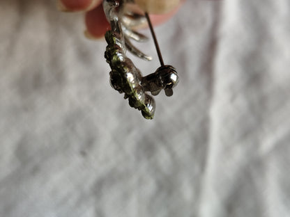 Broche fleur vintage émaillée et métal argenté