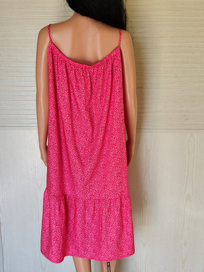 Robe d'été à bretelles rose à petits motifs - Taille 52/54