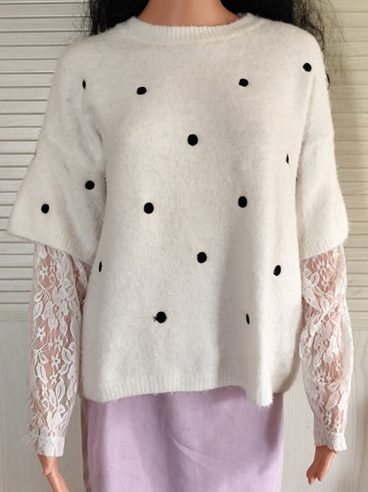 Pull doudou blanc à pois noirs et manches dentelle -  Ikoone & Bianka - Taille unique