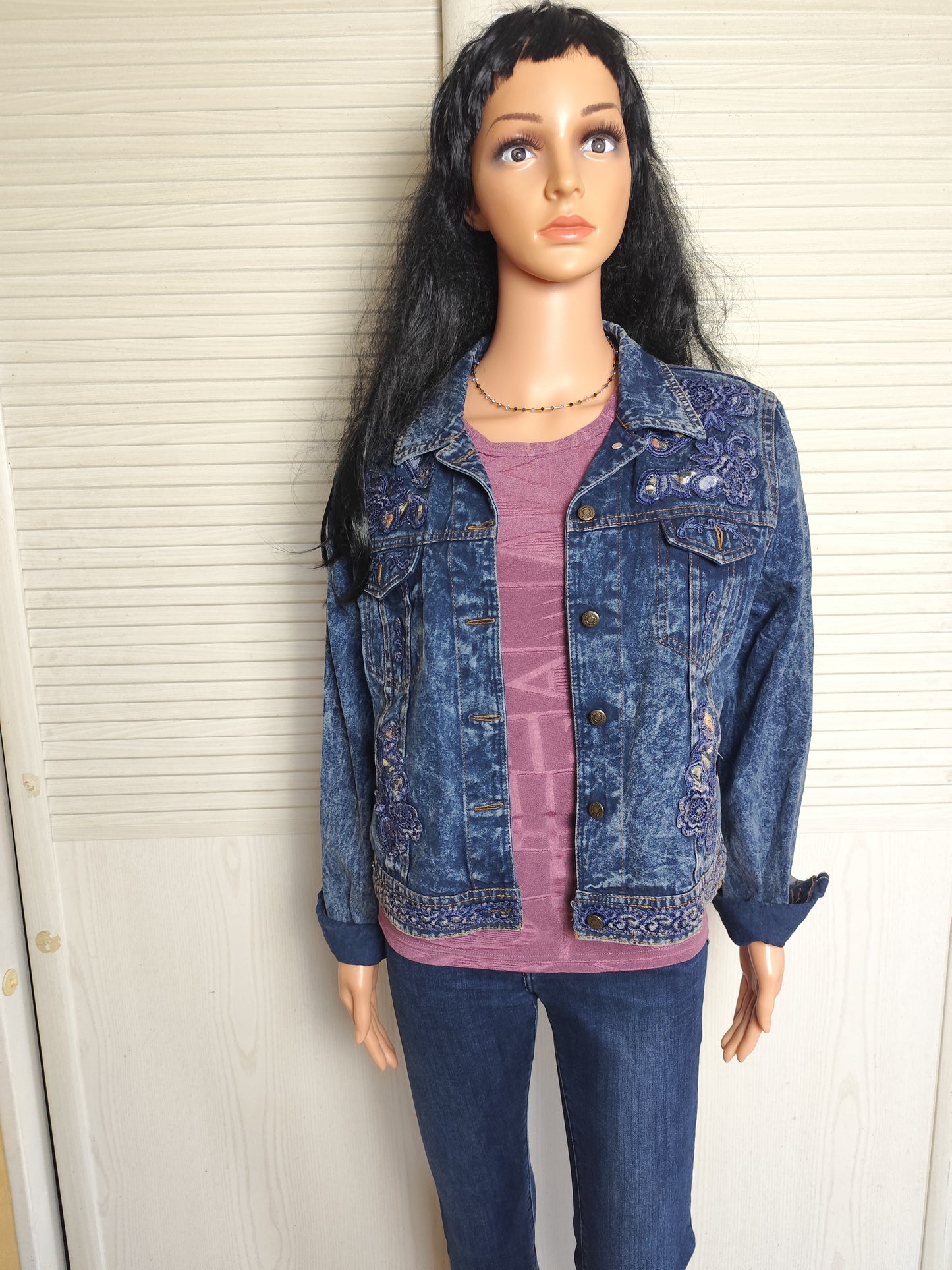 Veste en jean vintage avec broderies florales - Taille 38/40