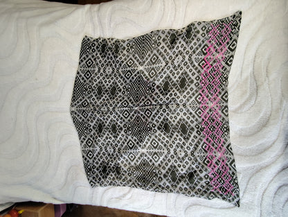 Etole châle kaki et rose motifs géométriques – 170 x 101 cm