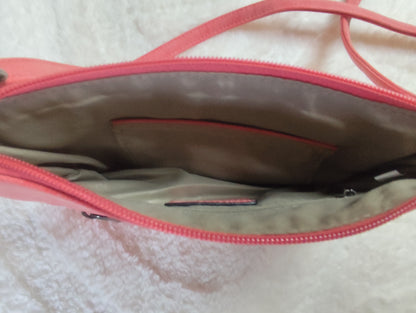 Sac Bandoulière Nanucci – Élégance et Praticité