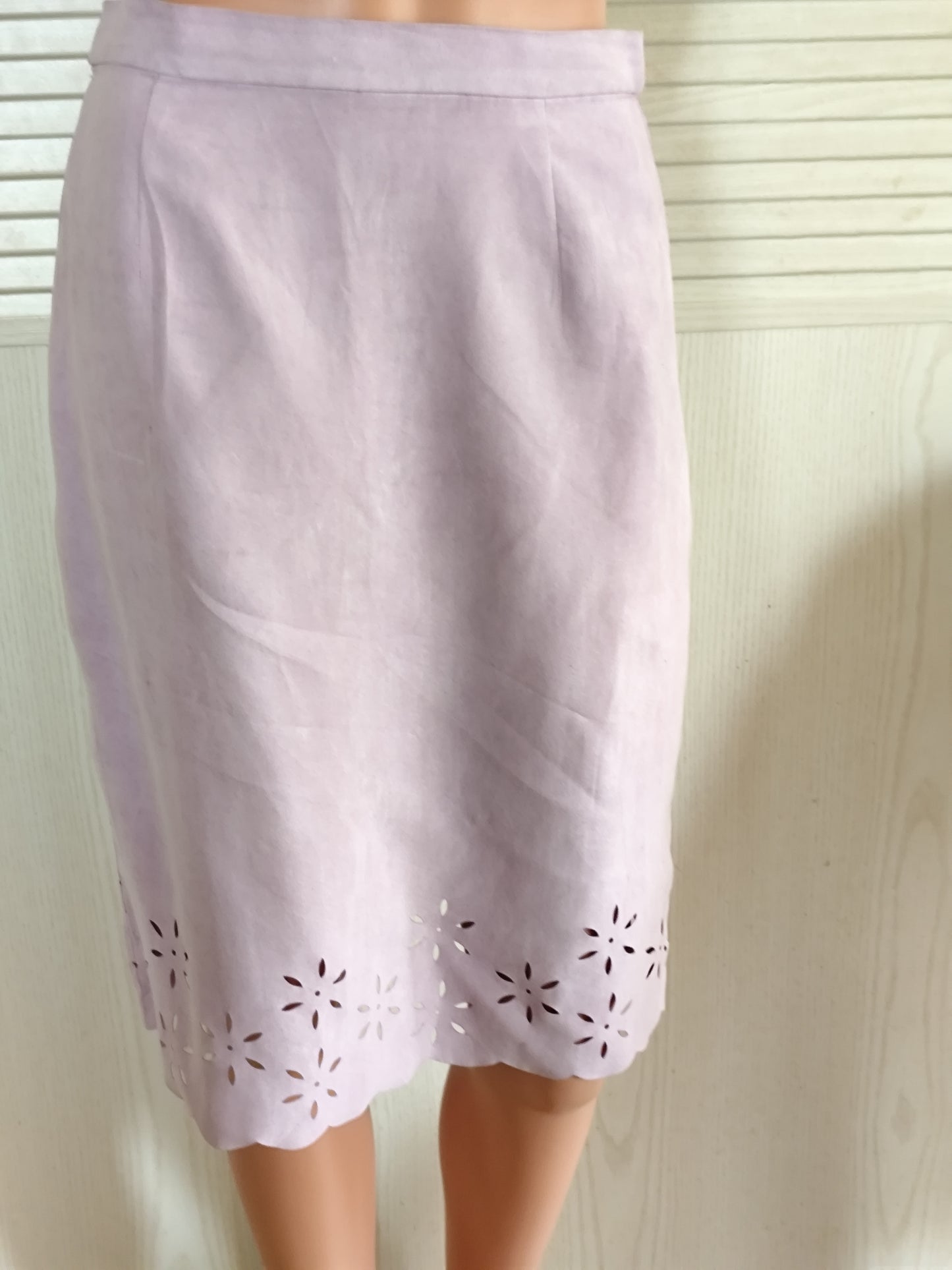 Ensemble tailleur jupe et veste parme motifs fleurs ajourées - Taille 40