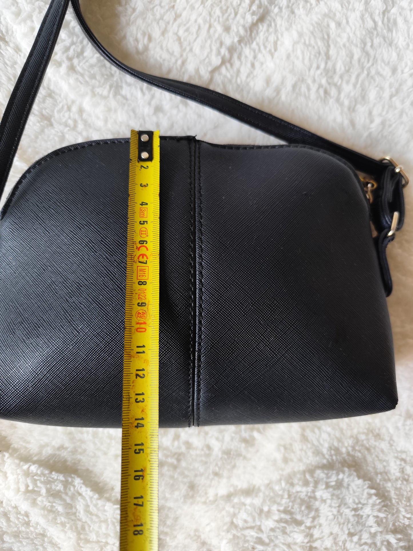 Sac Bandoulière Noir Grainé – Élégance & Praticité