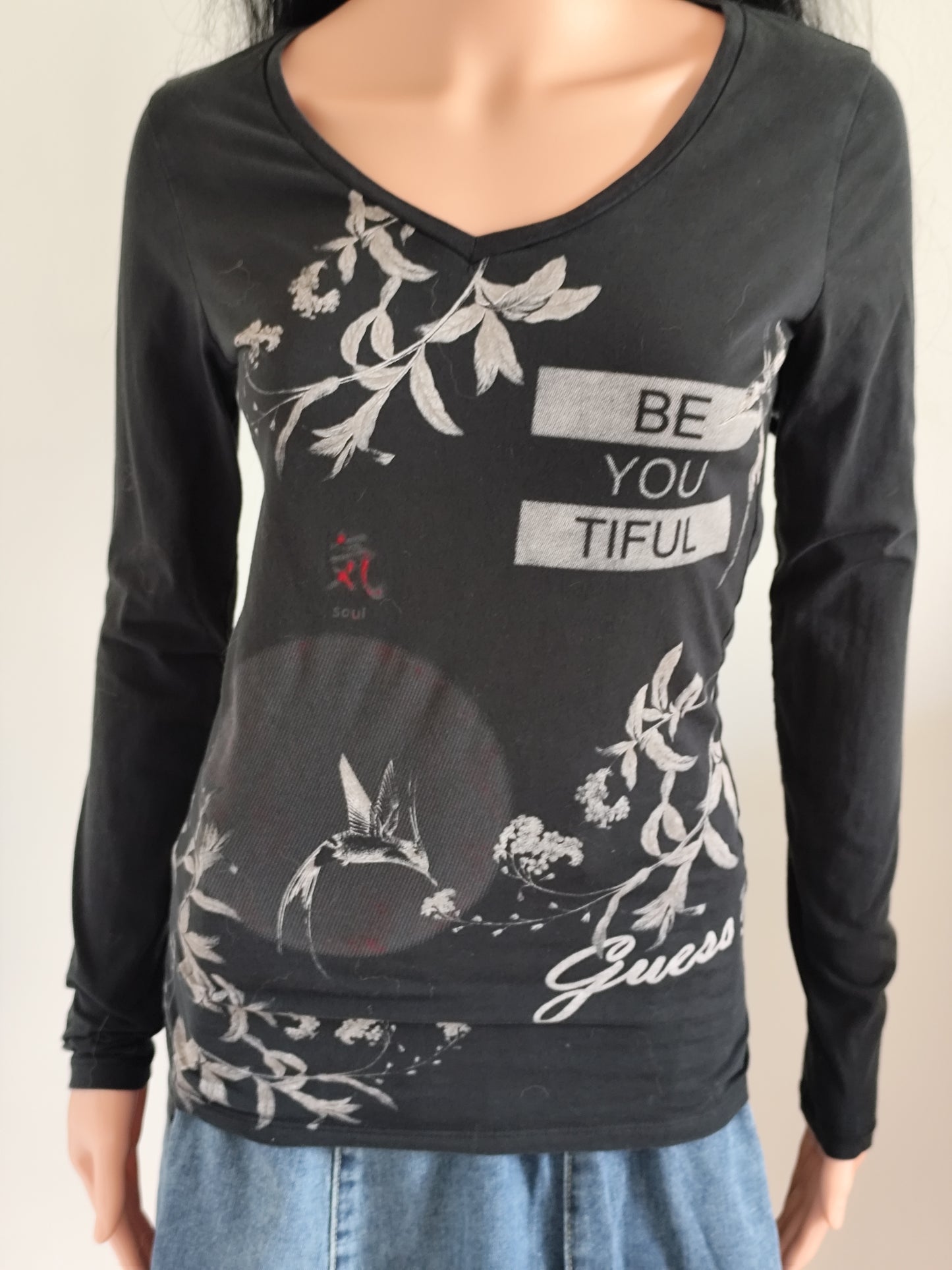 T-shirt manches longues Guess noir imprimé – taille M