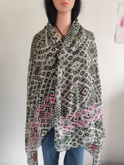Etole châle kaki et rose motifs géométriques – 170 x 101 cm