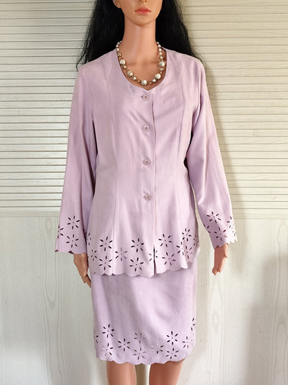 Ensemble tailleur jupe et veste parme motifs fleurs ajourées - Taille 40