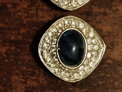 Clips d’oreilles dorés à cabochon bleu marbré – Années 80