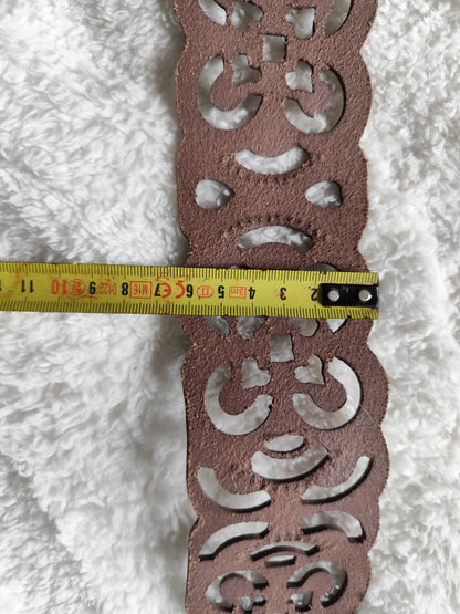 Ceinture marron ajourée à boucle argentée – 105 cm