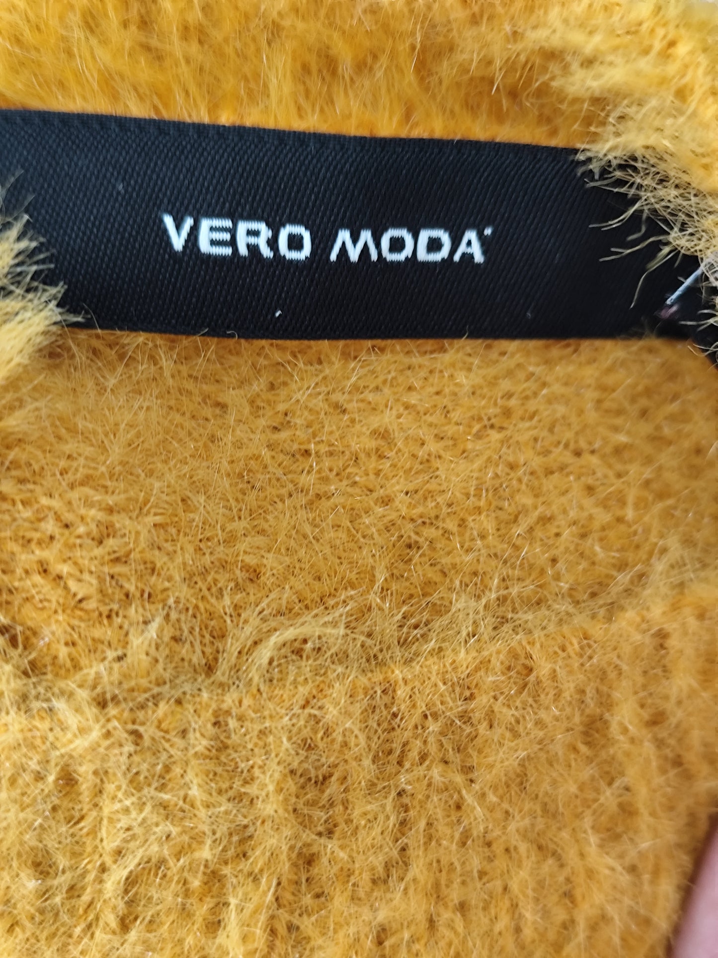 Pull Vero Moda jaune moutarde duveteux – taille 36