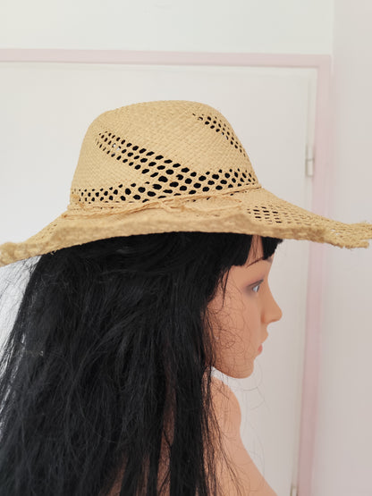 Chapeau de paille ajouré