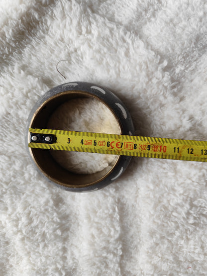 Bracelet manchette en métal argenté