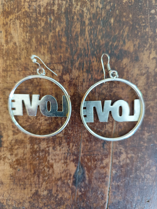 Boucles d’oreilles pendantes rondes LOVE – Métal argenté