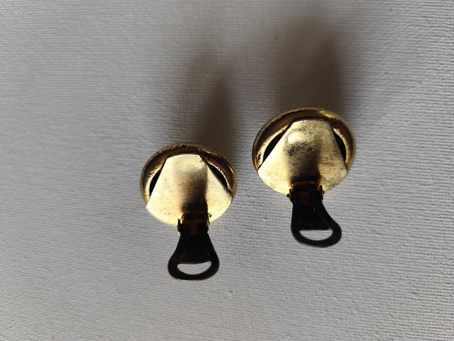 Boucles d'Oreilles Clip Vintage dorées  – Élégance Rétro