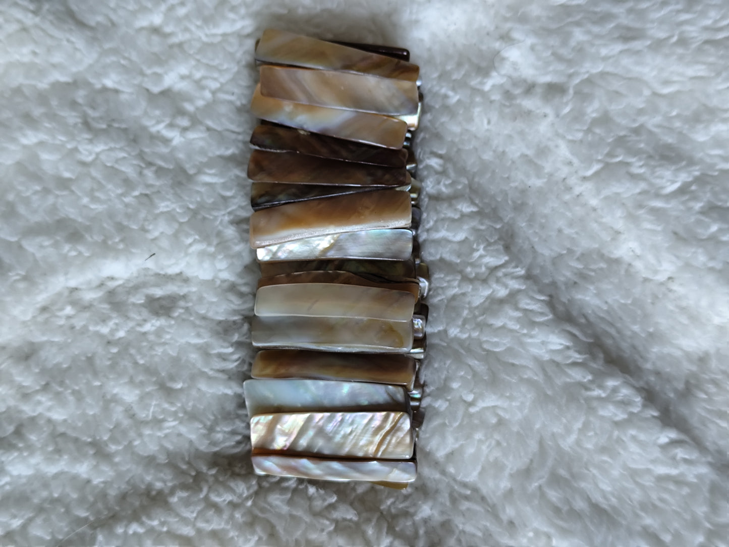 Bracelet vintage en nacre de Tahiti – tons bruns & irisés