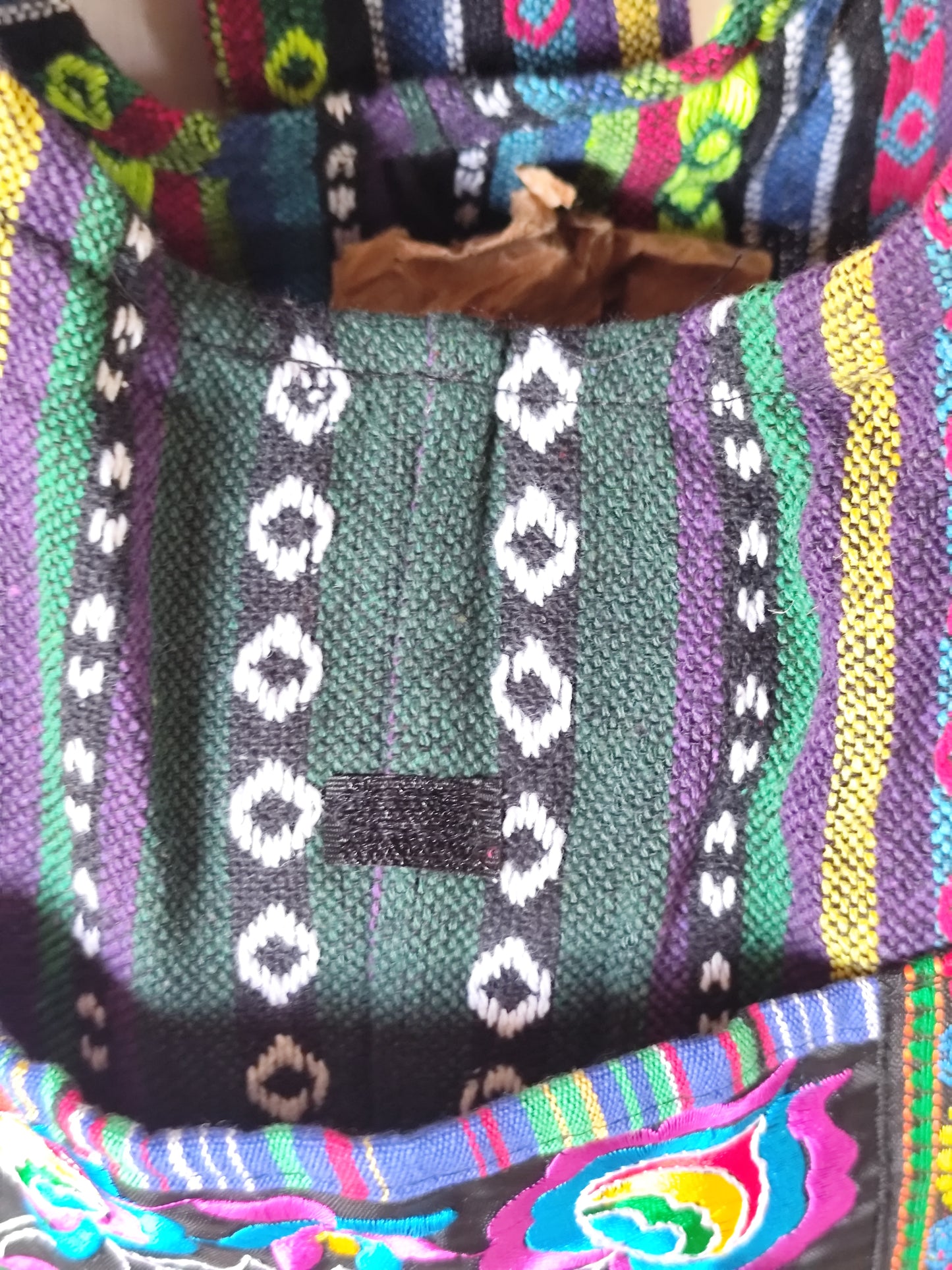 Sac besace ethnique en toile tissée multicolore et broderies - 29 x 34 cm