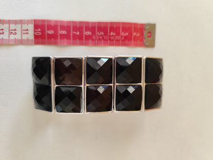 Bracelet chunky noir facetté – effet bijou couture