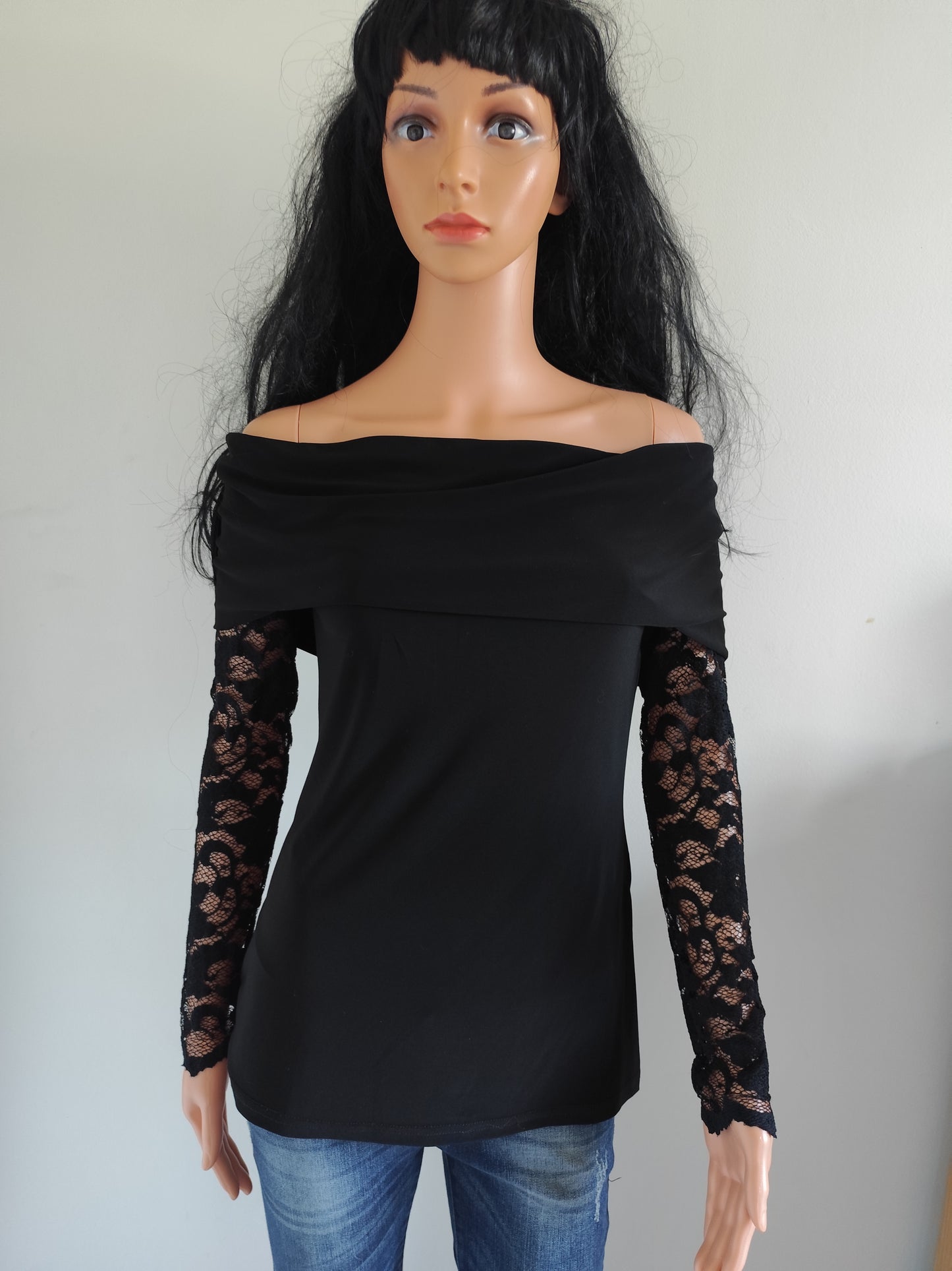 Top noir épaules dénudées manches dentelle – Joseph Ribkoff – taille 40