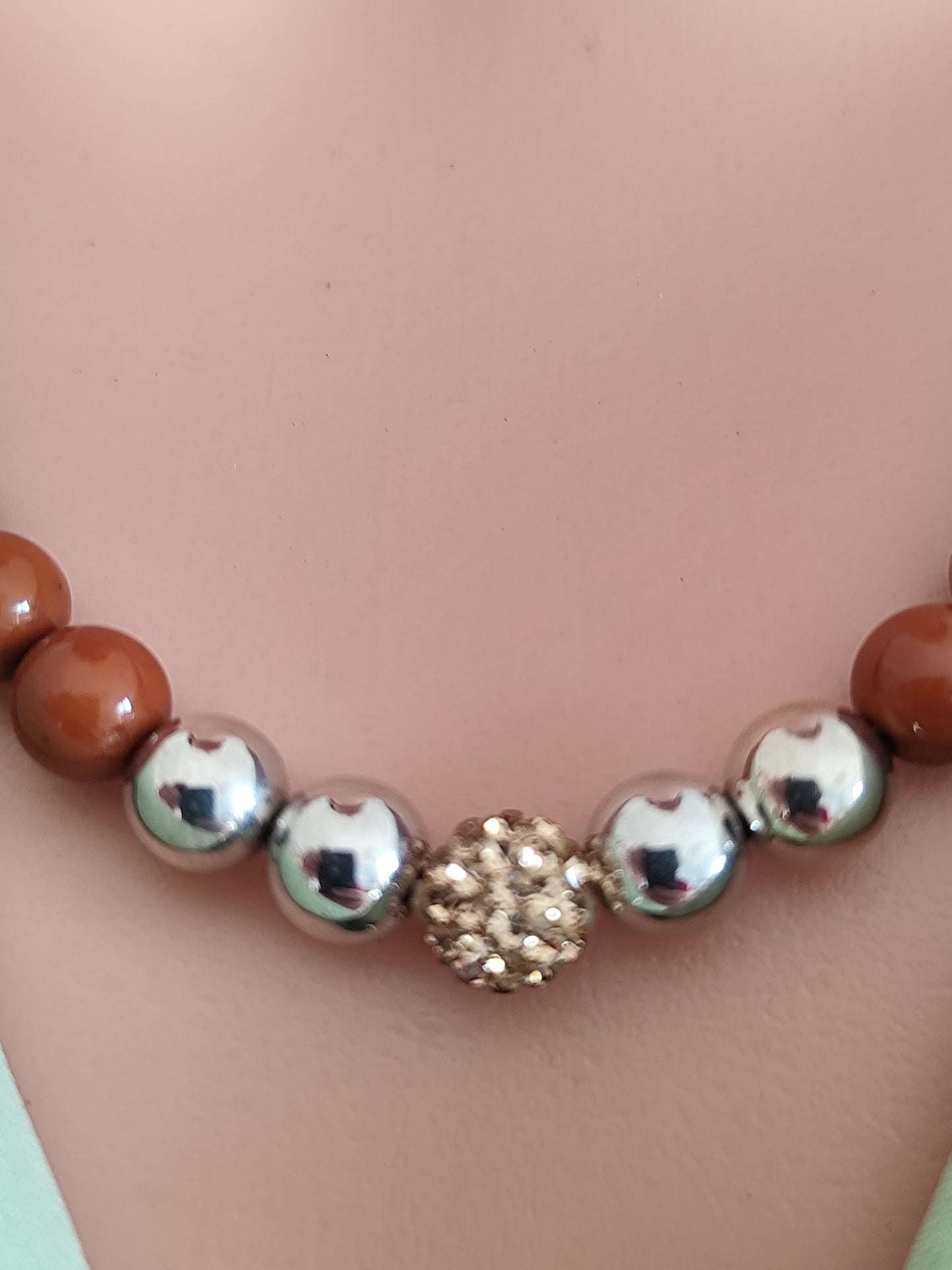 Collier perles couleur ambre avec fermeture aimantée 📿