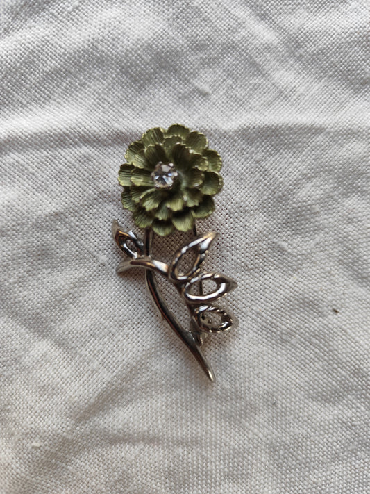 Broche fleur vintage émaillée et métal argenté