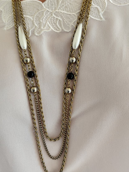 Collier multirangs perles et chaînes dorées