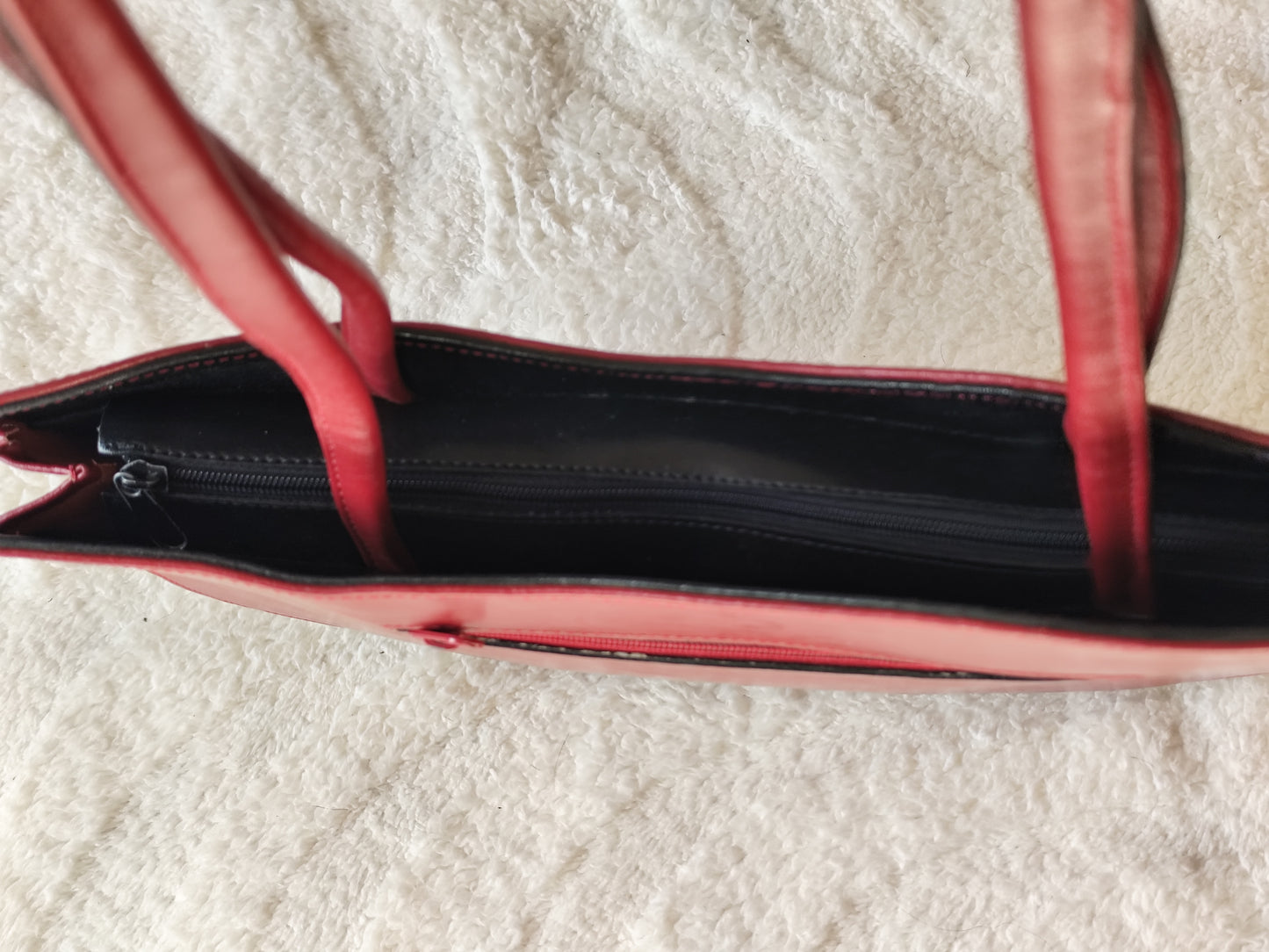 Sac demi-lune à bandoulière rouge Ludivine – Format moyen