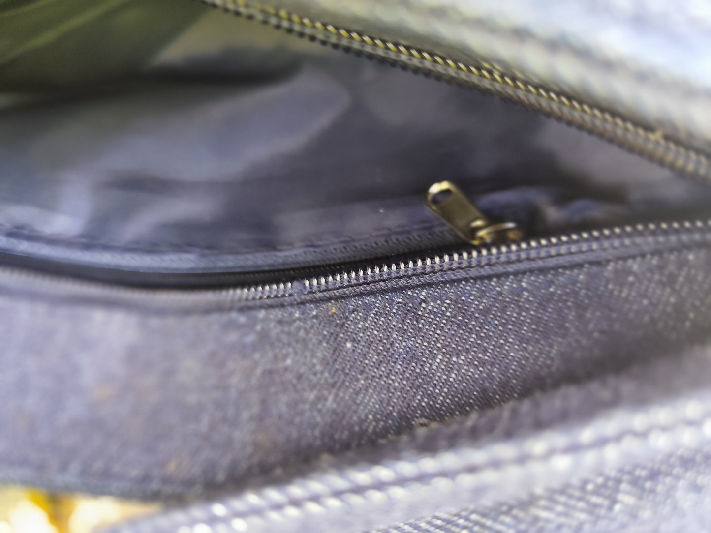 👜 Sac baguette en jean brodé – style Y2K