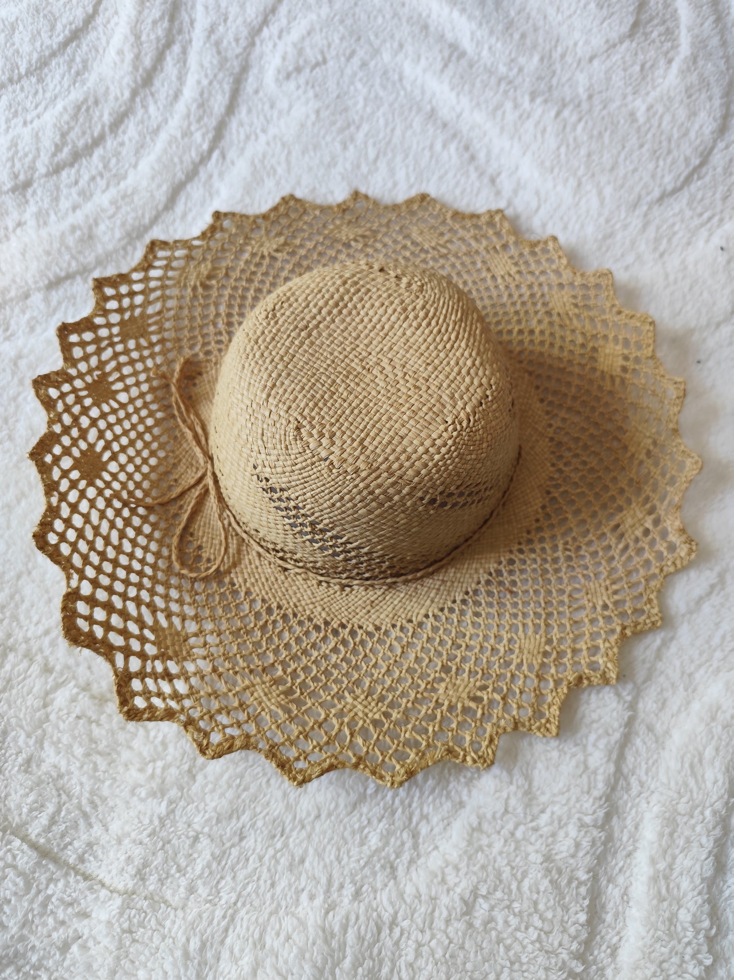 Chapeau de paille ajouré