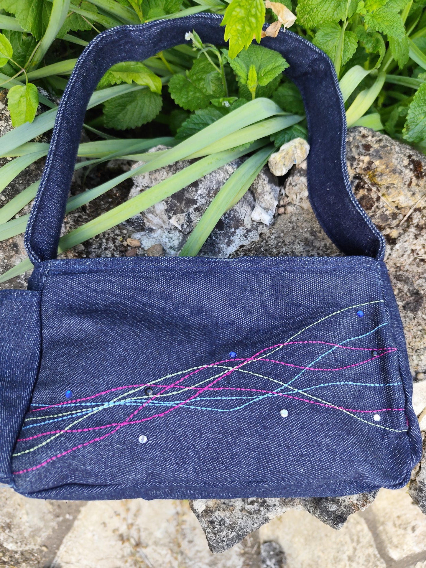 👜 Sac baguette en jean brodé – style Y2K