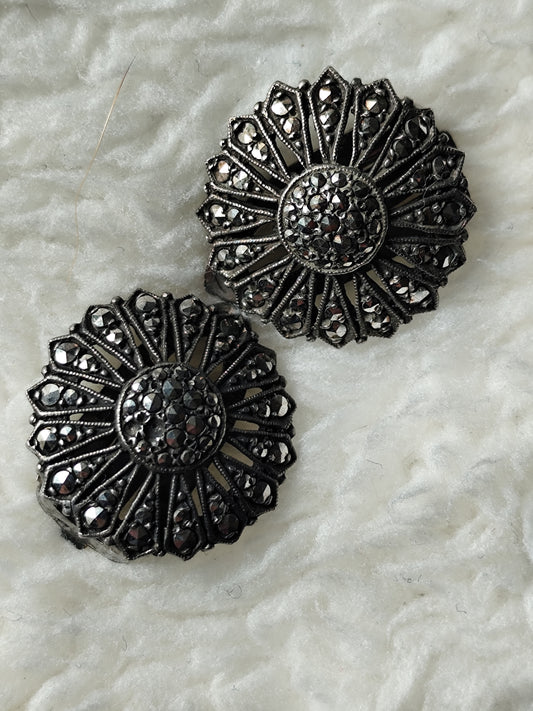 Clips d’oreilles vintage en argent massif 800/1000 – décor strass